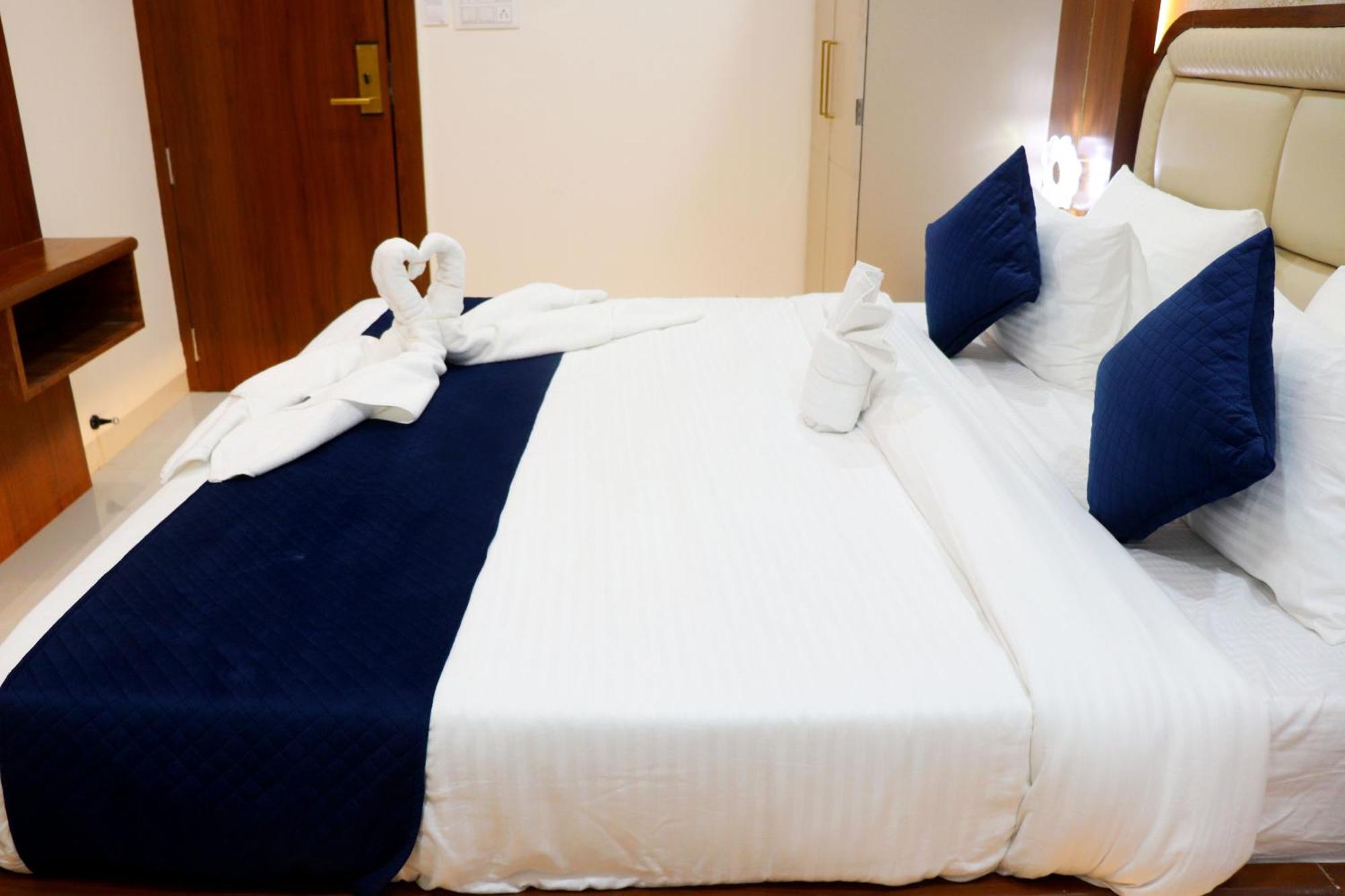 Hotel Aranyasutra Inaya, Indore Dış mekan fotoğraf