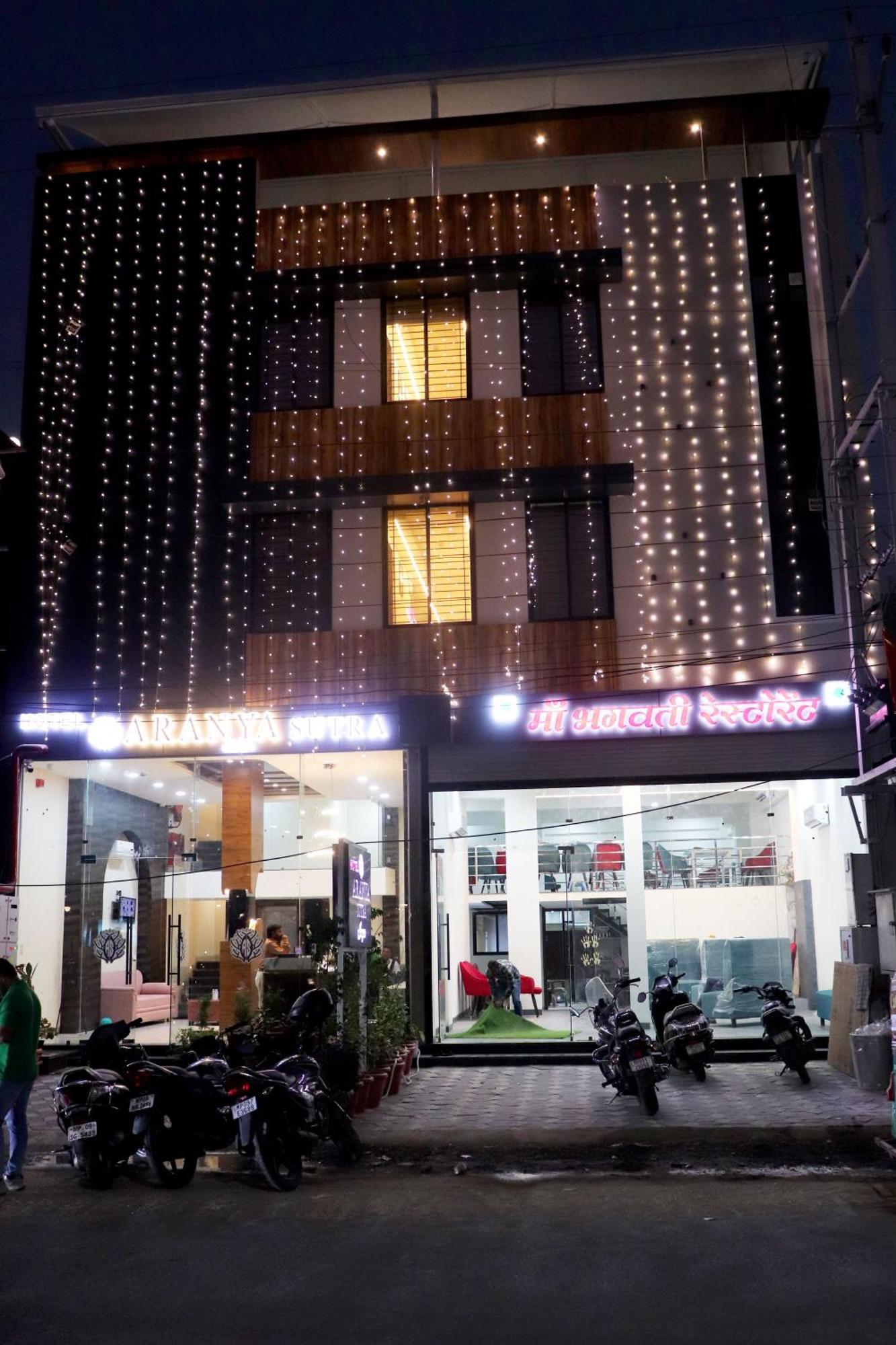 Hotel Aranyasutra Inaya, Indore Dış mekan fotoğraf