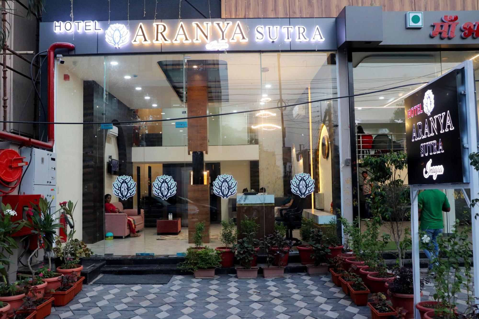 Hotel Aranyasutra Inaya, Indore Dış mekan fotoğraf